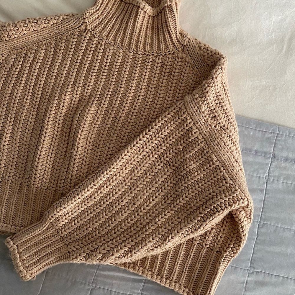 H&M - TAN/TAUPE CHUNKY KNIT SWEATER